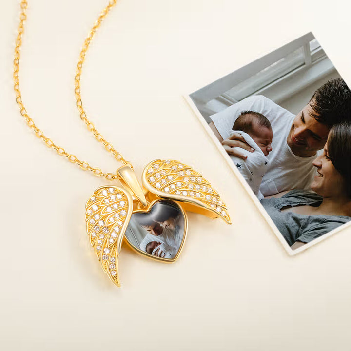 Colar com Asas e Foto Personalizada