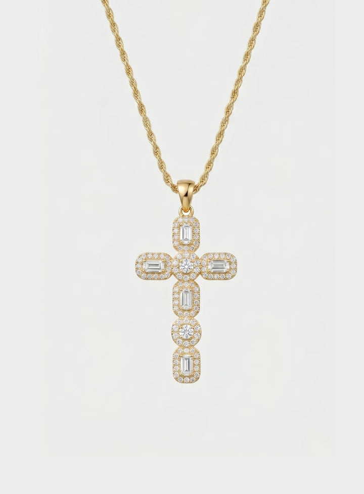 Colar Elegante com Cruz de Zircónias