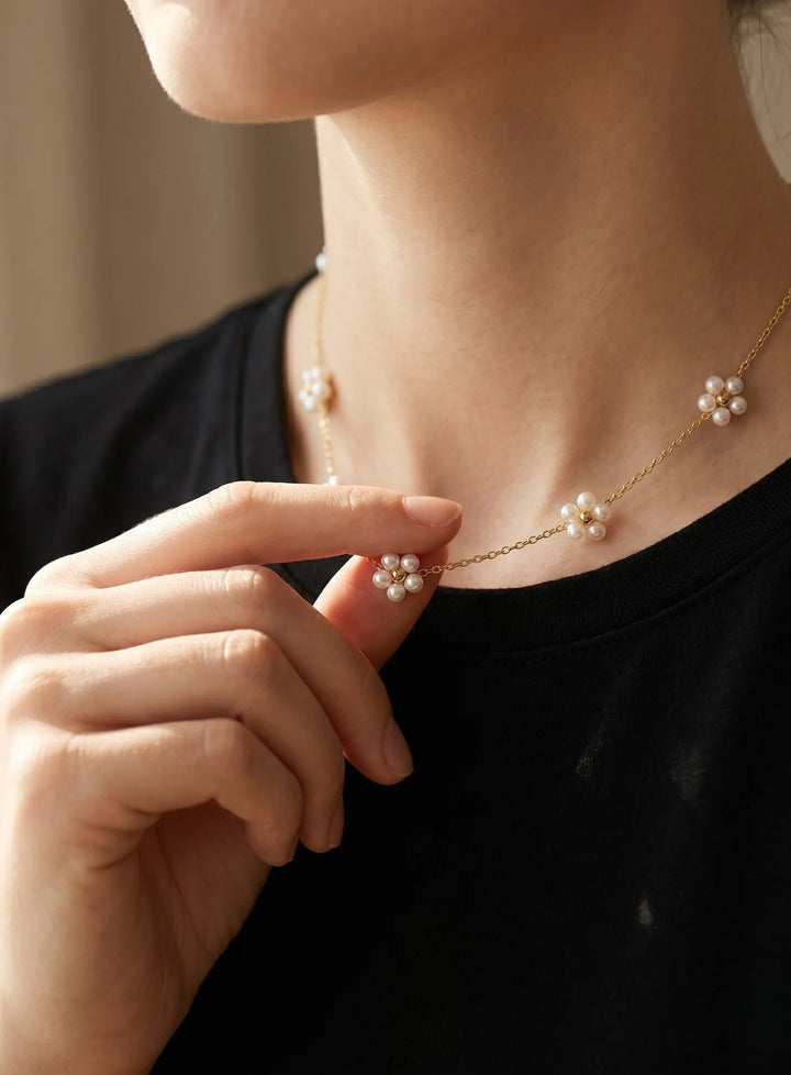 Colar Elegância Floral