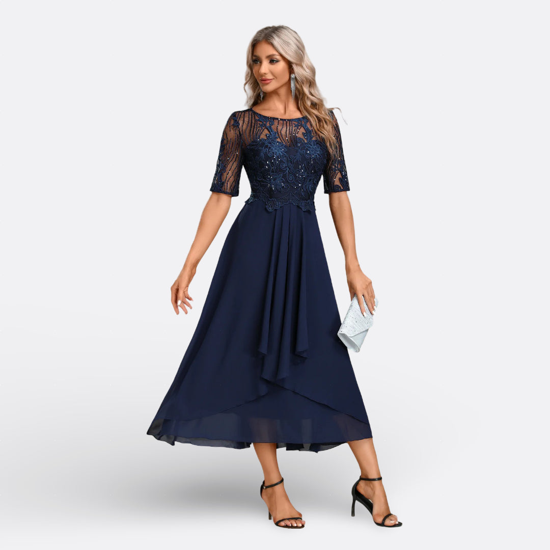 Mariana - Vestido de Renda e Manga Curta