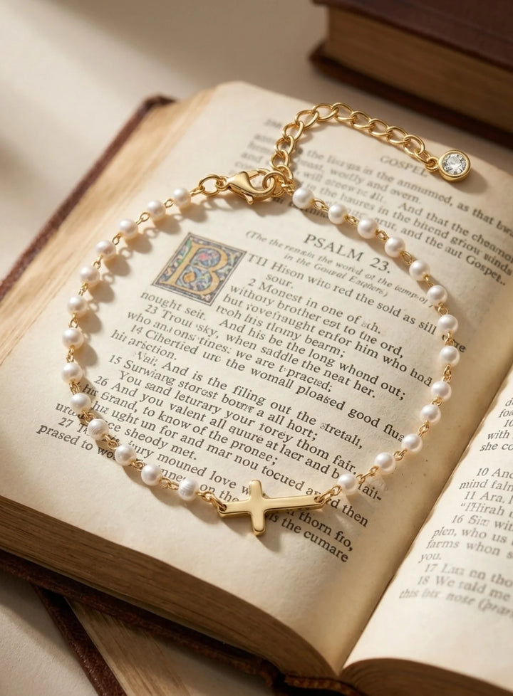 Pulseira com Cruz e Pérolas
