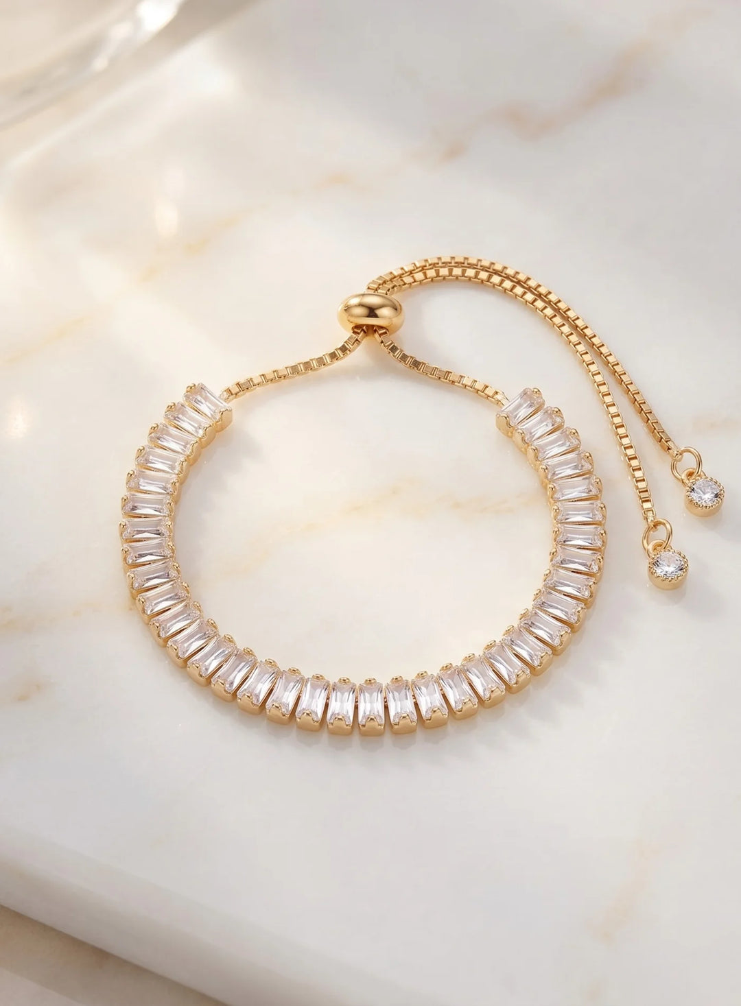 Pulseira Brilho Dourado com Cristais