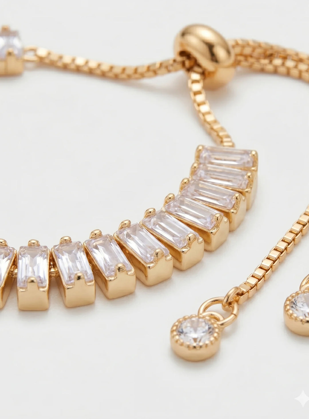 Pulseira Brilho Dourado com Cristais