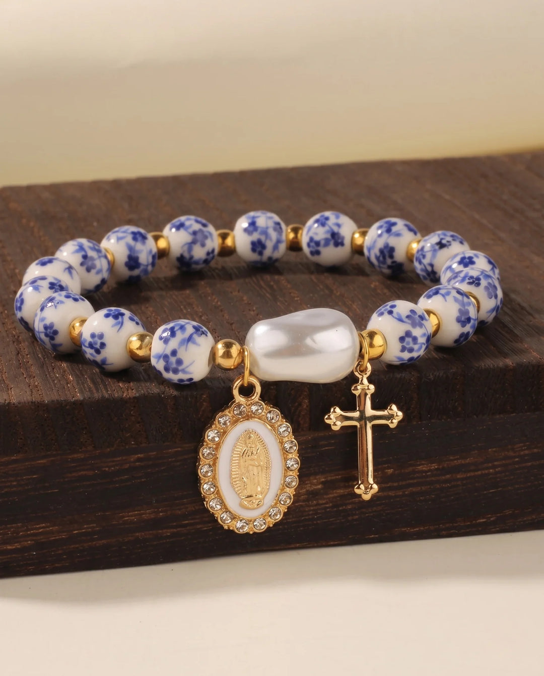 Pulseira Pérolas de Azulejo e Cruz