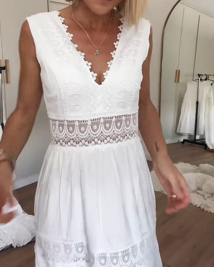 Kim - Vestido em Renda com Decote V