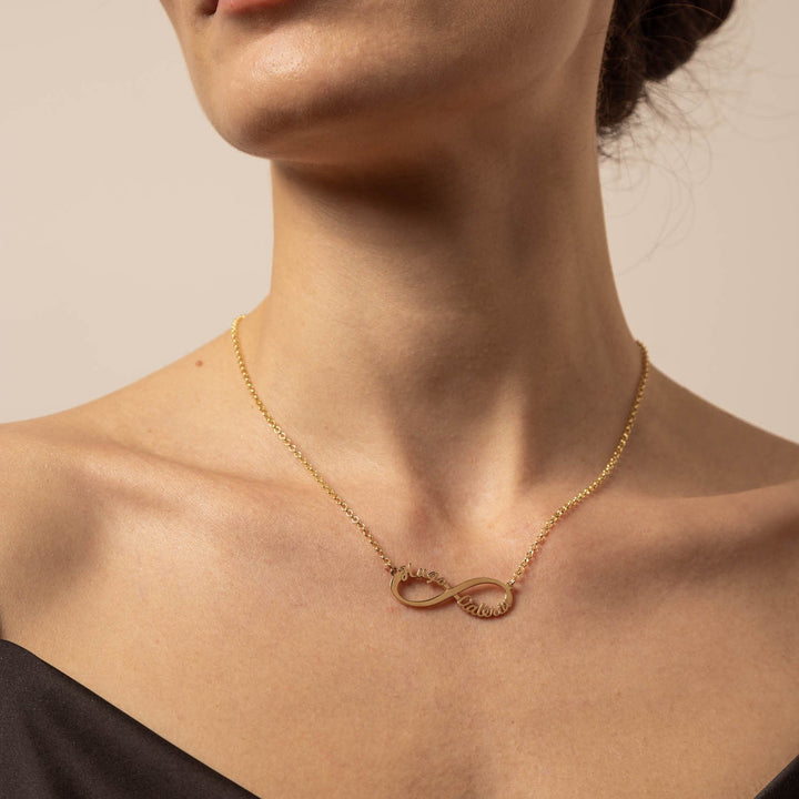 Colar Simbolo Infinito com Nomes Personalizáveis