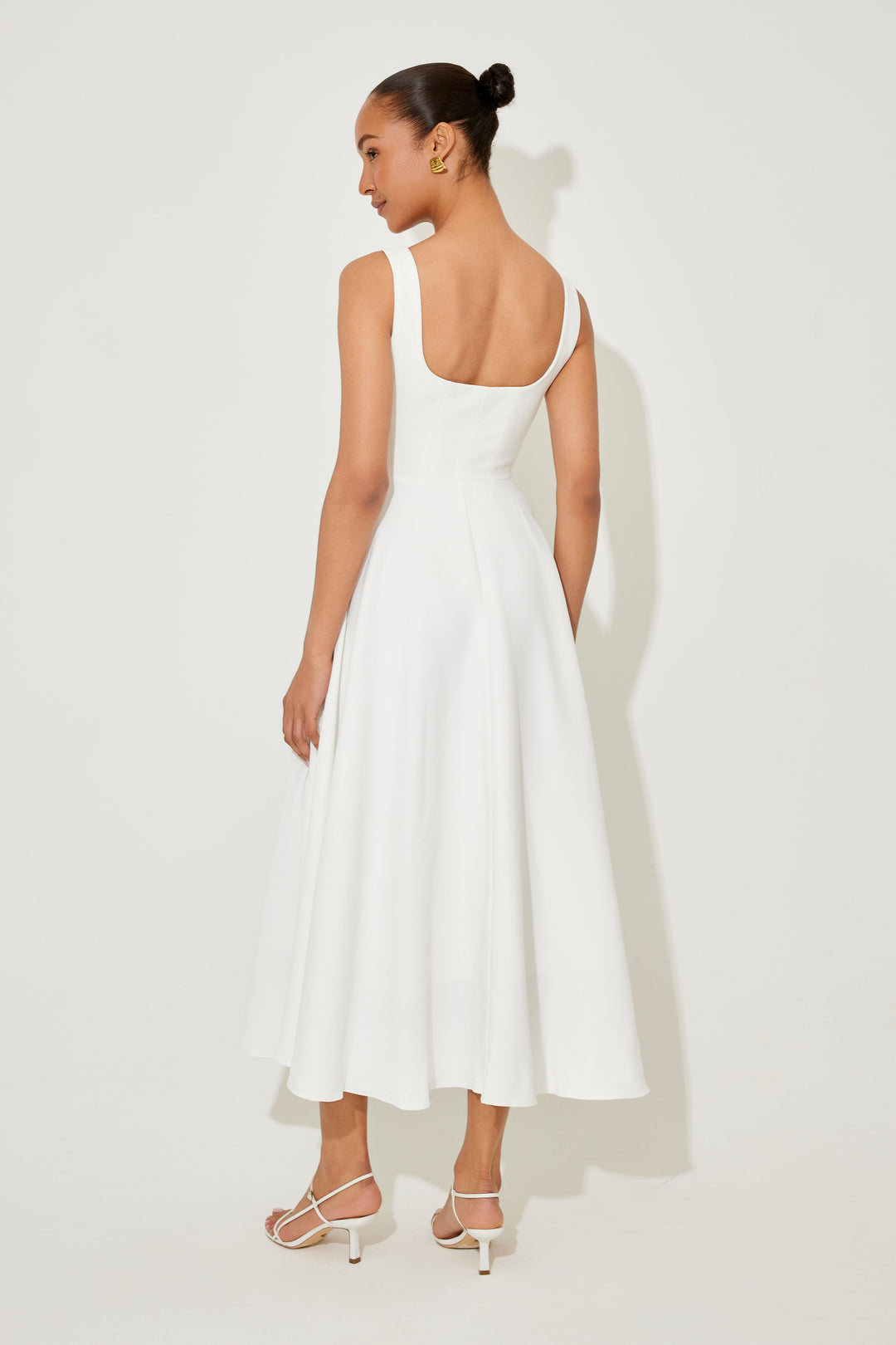 Amélia - Vestido Midi Intemporal