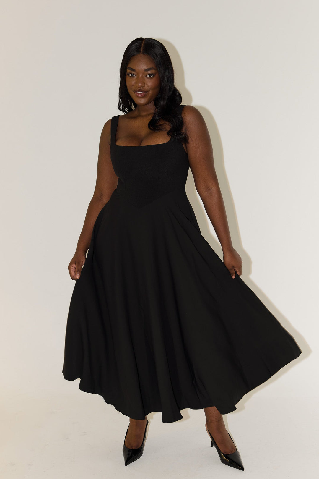 Amélia - Vestido Midi Intemporal