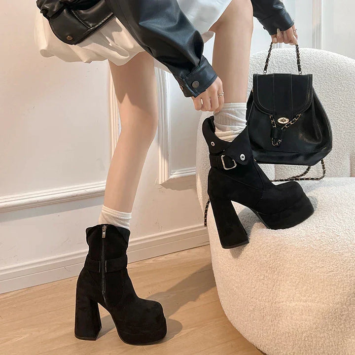 Amália - Botas de estilo urbano com personalidade e confiança