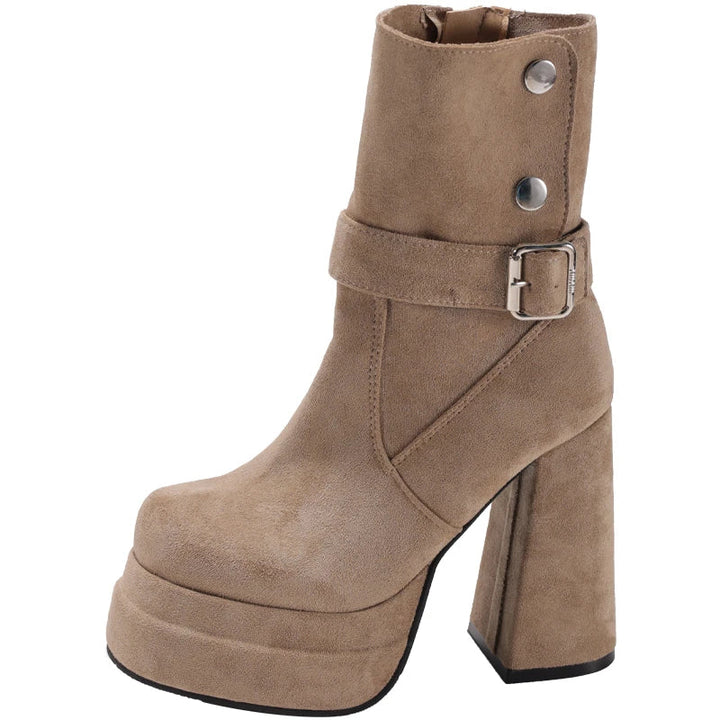 Amália - Botas de estilo urbano com personalidade e confiança