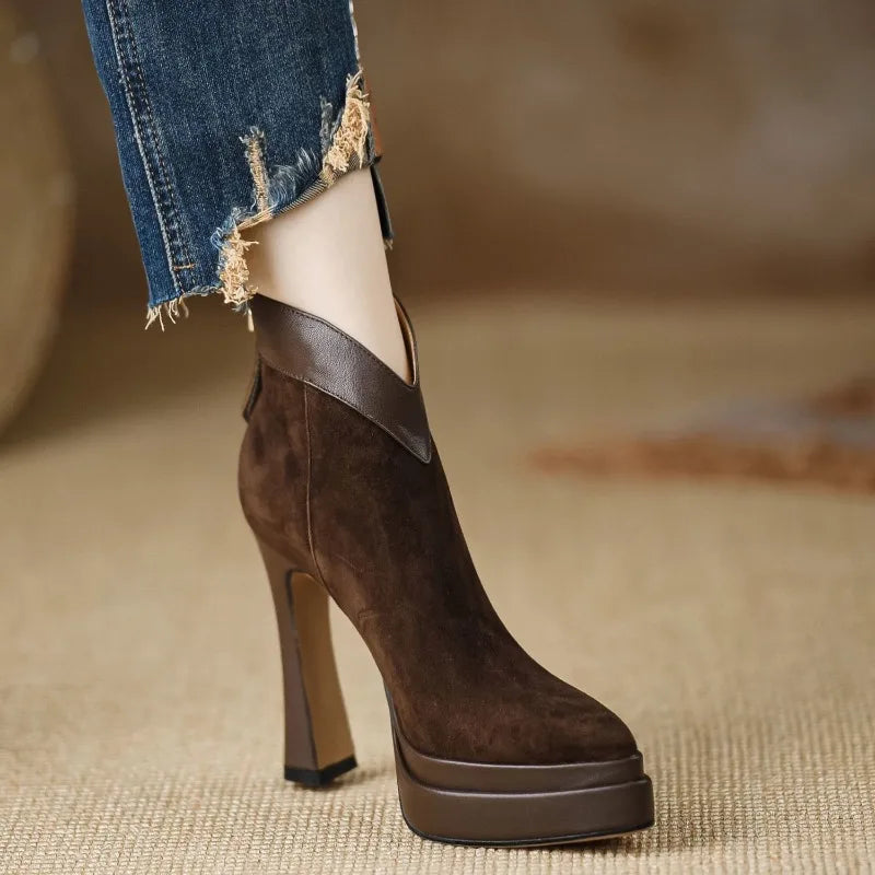 Dora - Botas com estilo moderno e conforto e atitude