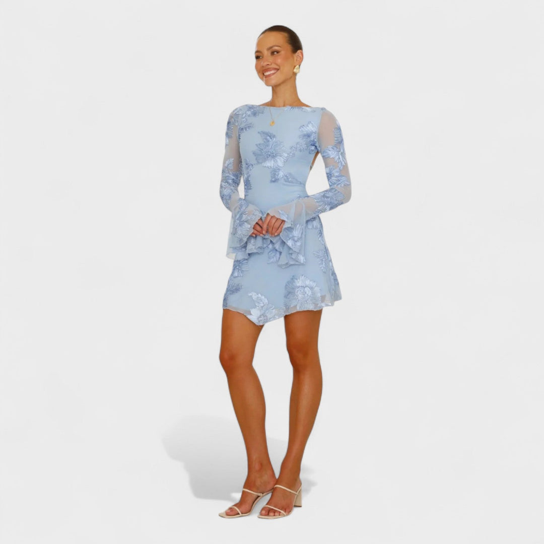 Júlia - Vestido com encanto floral