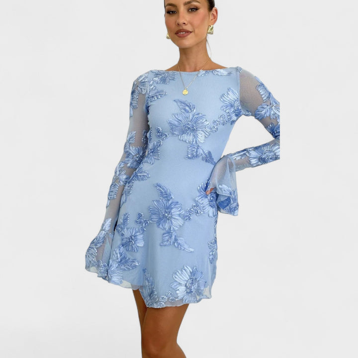 Júlia - Vestido com encanto floral
