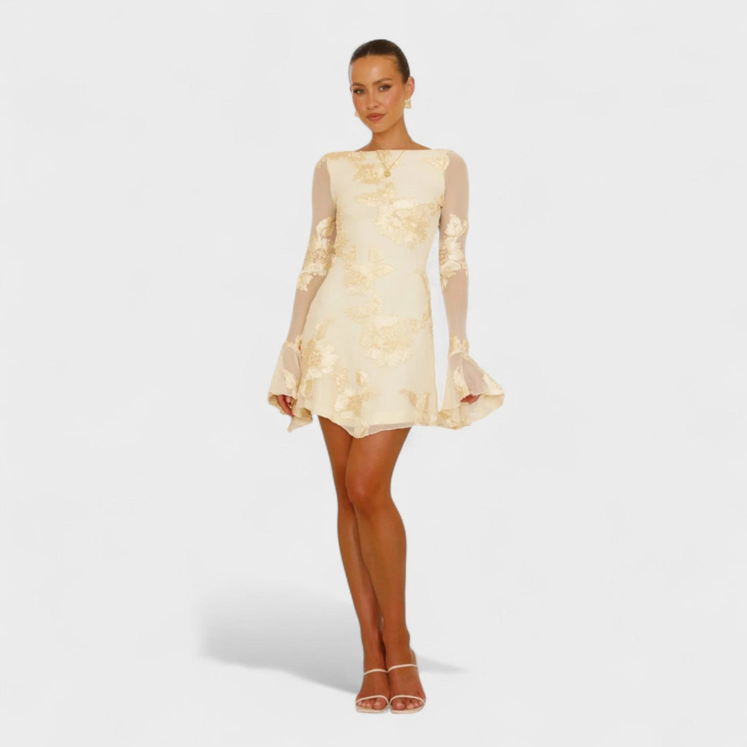 Júlia - Vestido com encanto floral