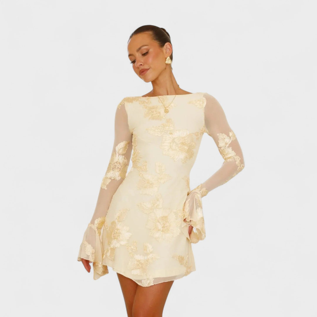 Júlia - Vestido com encanto floral