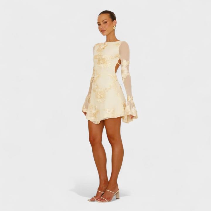 Júlia - Vestido com encanto floral