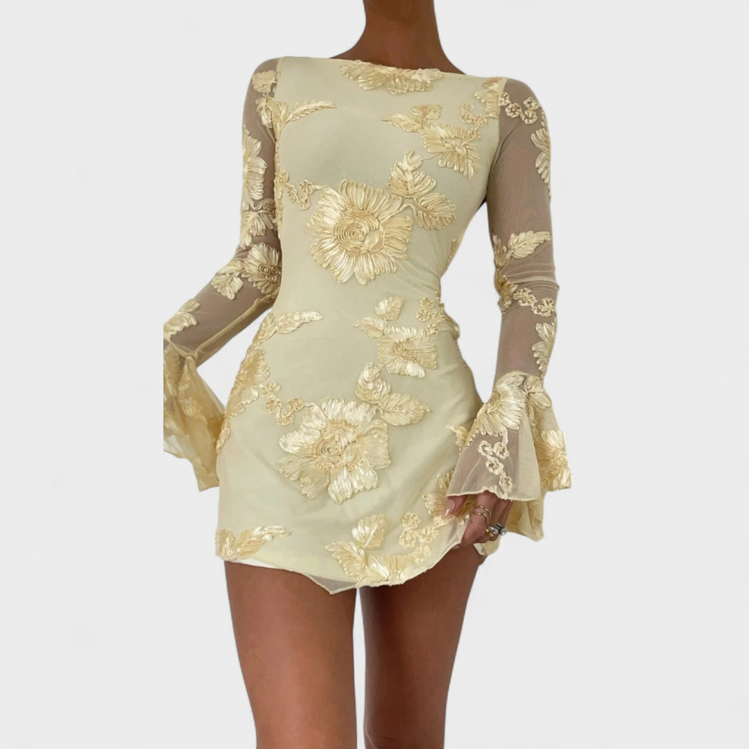 Júlia - Vestido com encanto floral